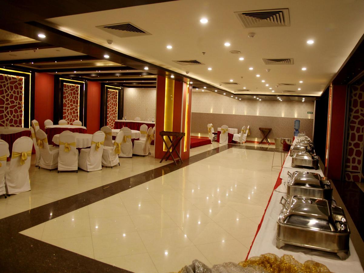 Oyo 905 Galaxy View Hotel Allāhābād Junction Exterior foto