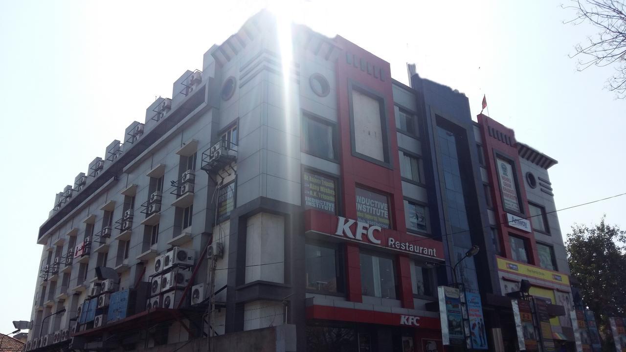 Oyo 905 Galaxy View Hotel Allāhābād Junction Exterior foto